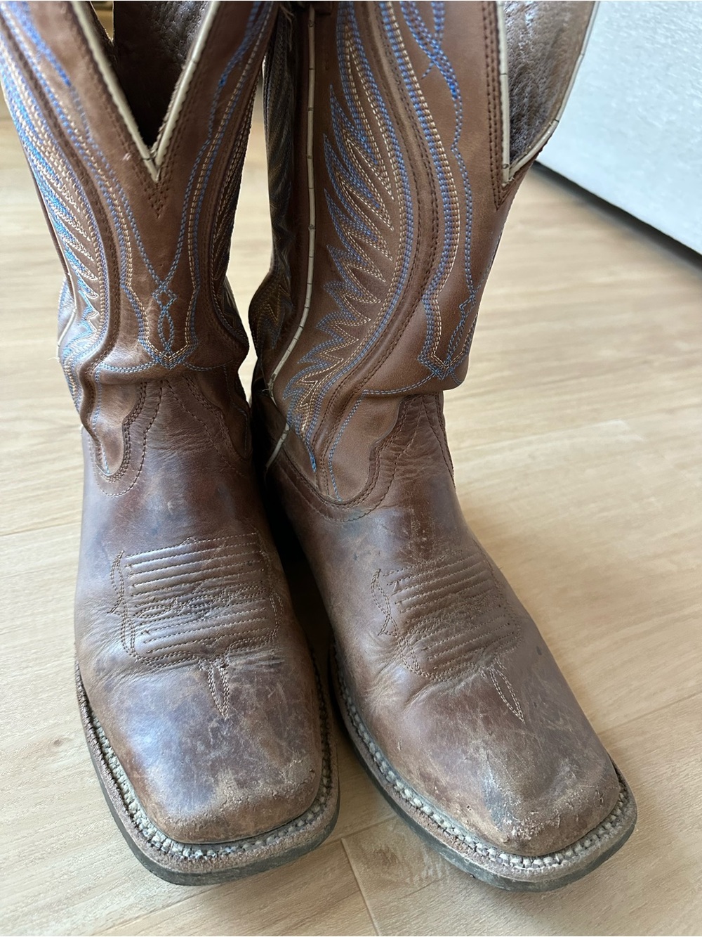 Ariat Brown Leather Western Cowboy Boots with Blue Stitching